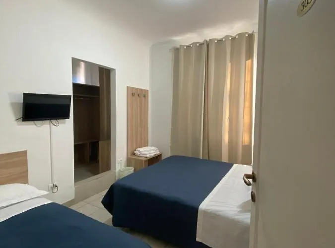 Golden Dream Oda ve Kahvaltı 3*