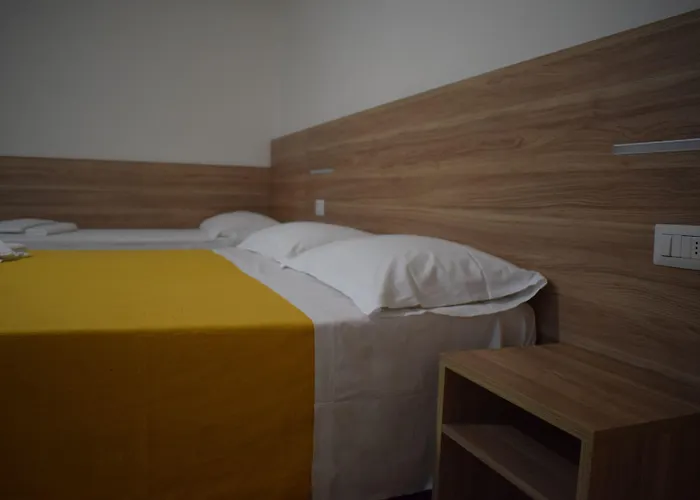 Golden Dream Oda ve Kahvaltı 3*